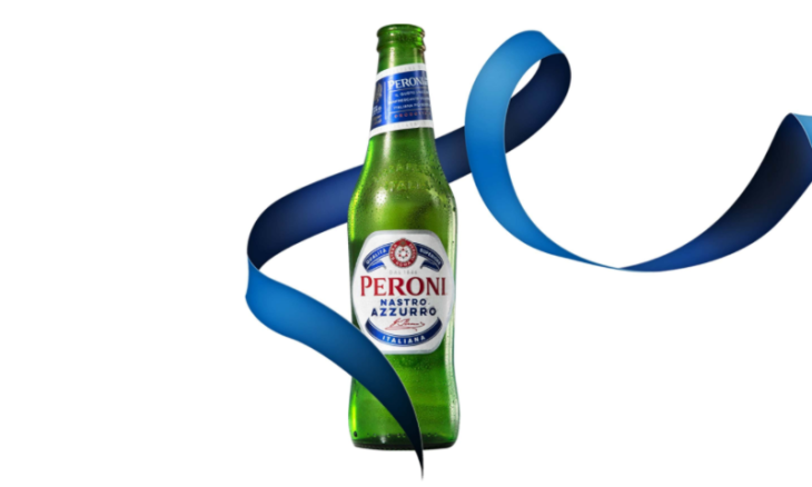 Peroni Nastro Azzurro met lint eromheen